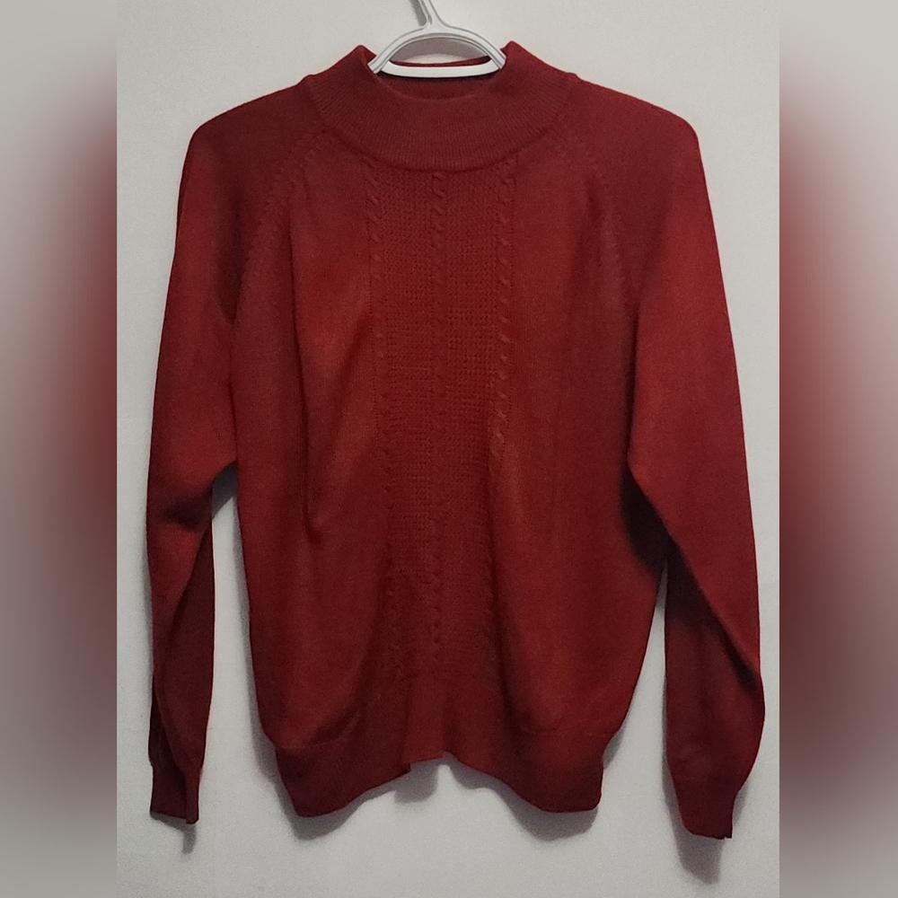 Women's Cable-Panel Crewneck Sweater in Brick Red